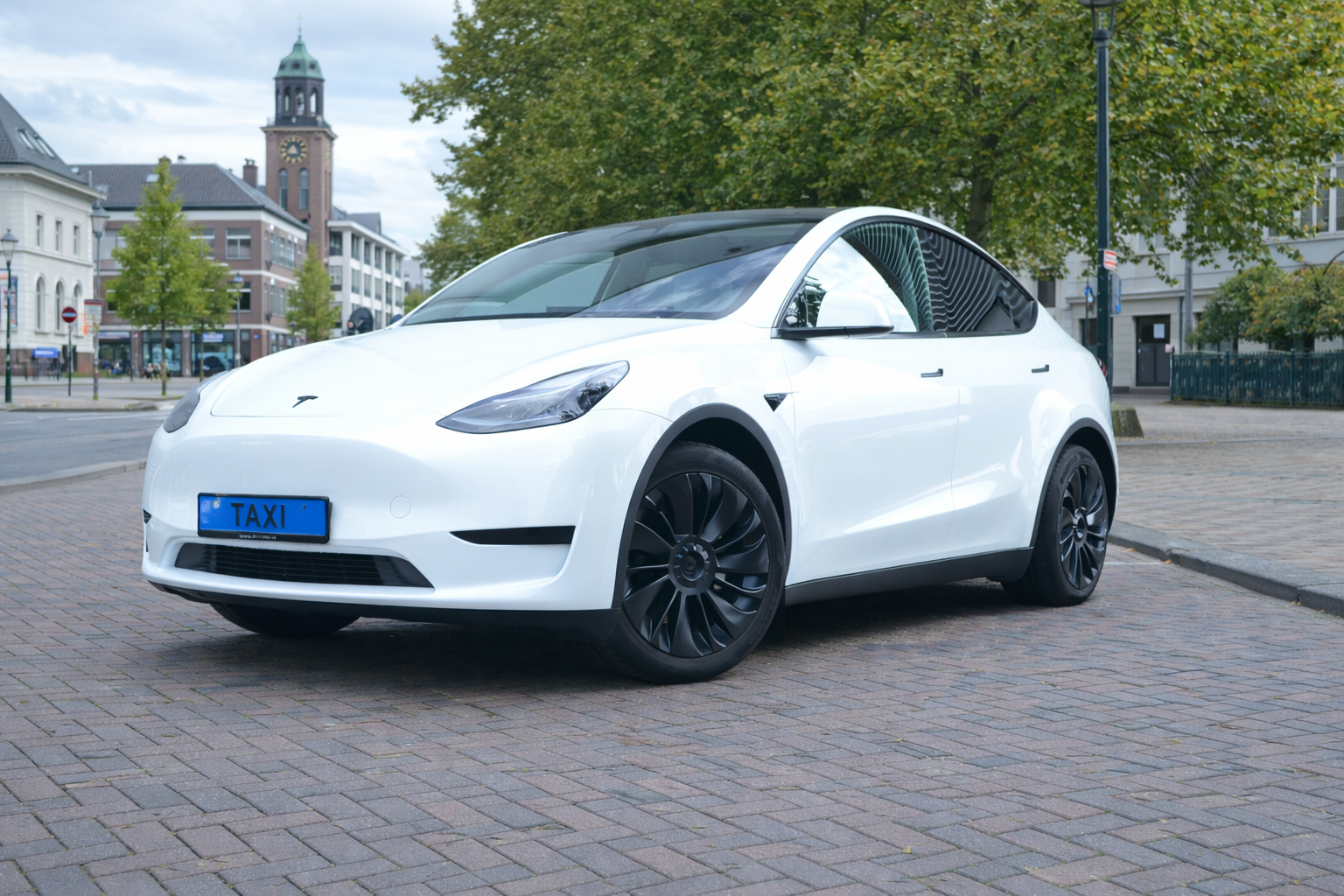 Tesla Model Y Direct Taxi Apeldoorn